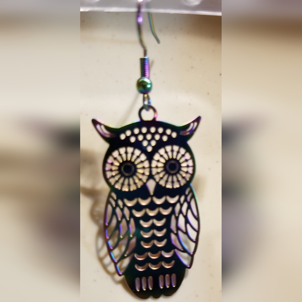 Filigree Big Eyes Owl Earrings - Picture 2 of 4